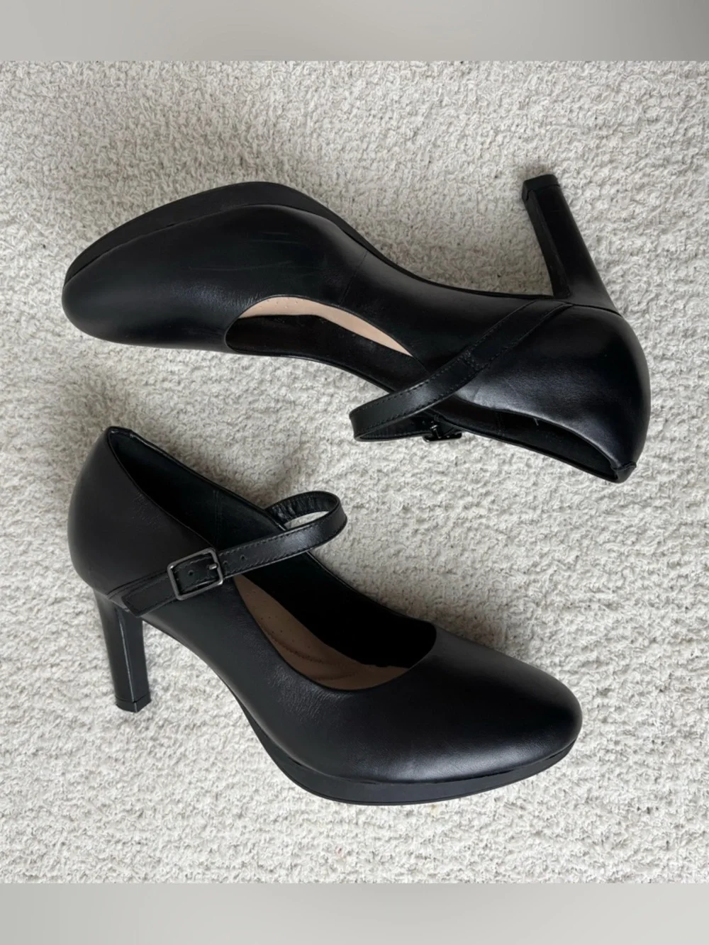 Clarks Heels Womens 8 Black Ambyr Shine Mary Jane Leather Buckle Strap Pumps